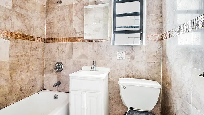 Rented by Nooklyn NYC LLC | media 9