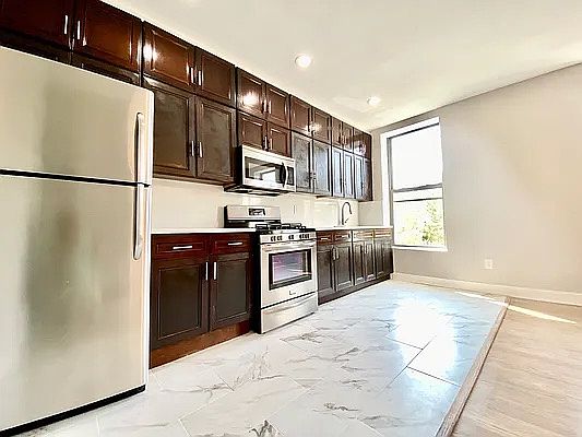 2nd image of 103 Saratoga Ave #3F