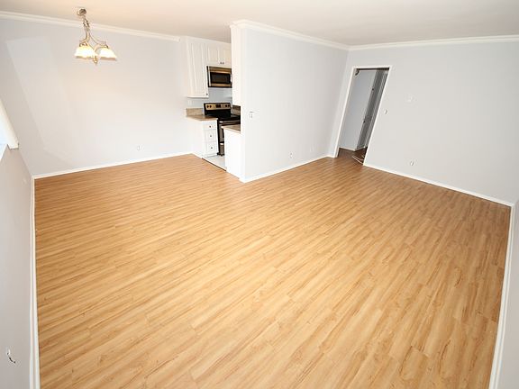 2nd image of 11620 Mayfield Ave APT 212