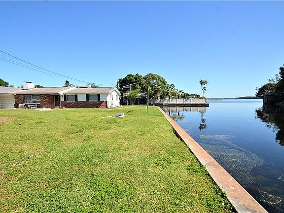 2nd image of 32 Cypress Dr