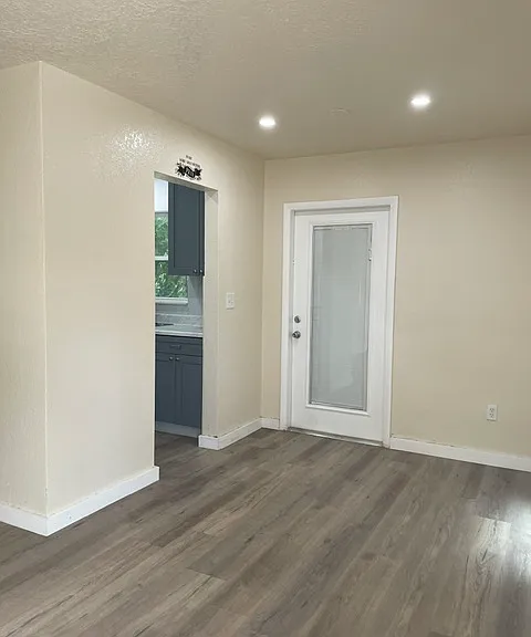 854 Chippendale St — Photo 4