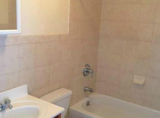 2376 Hoffman St APT 3A, Bronx, NY 10458
