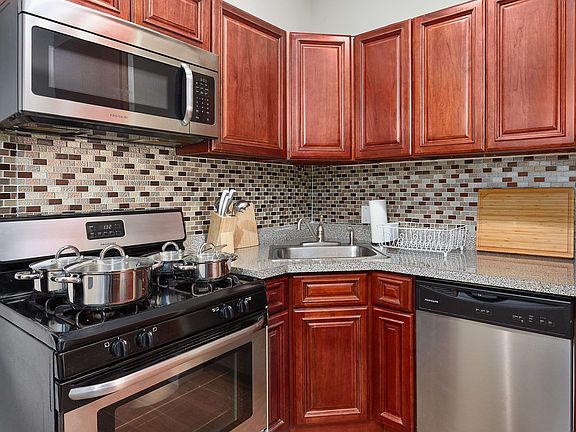 4th image of 67 Oakland Ave APT 2