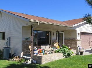 910 Pioneer Ave, Riverton, WY 82501