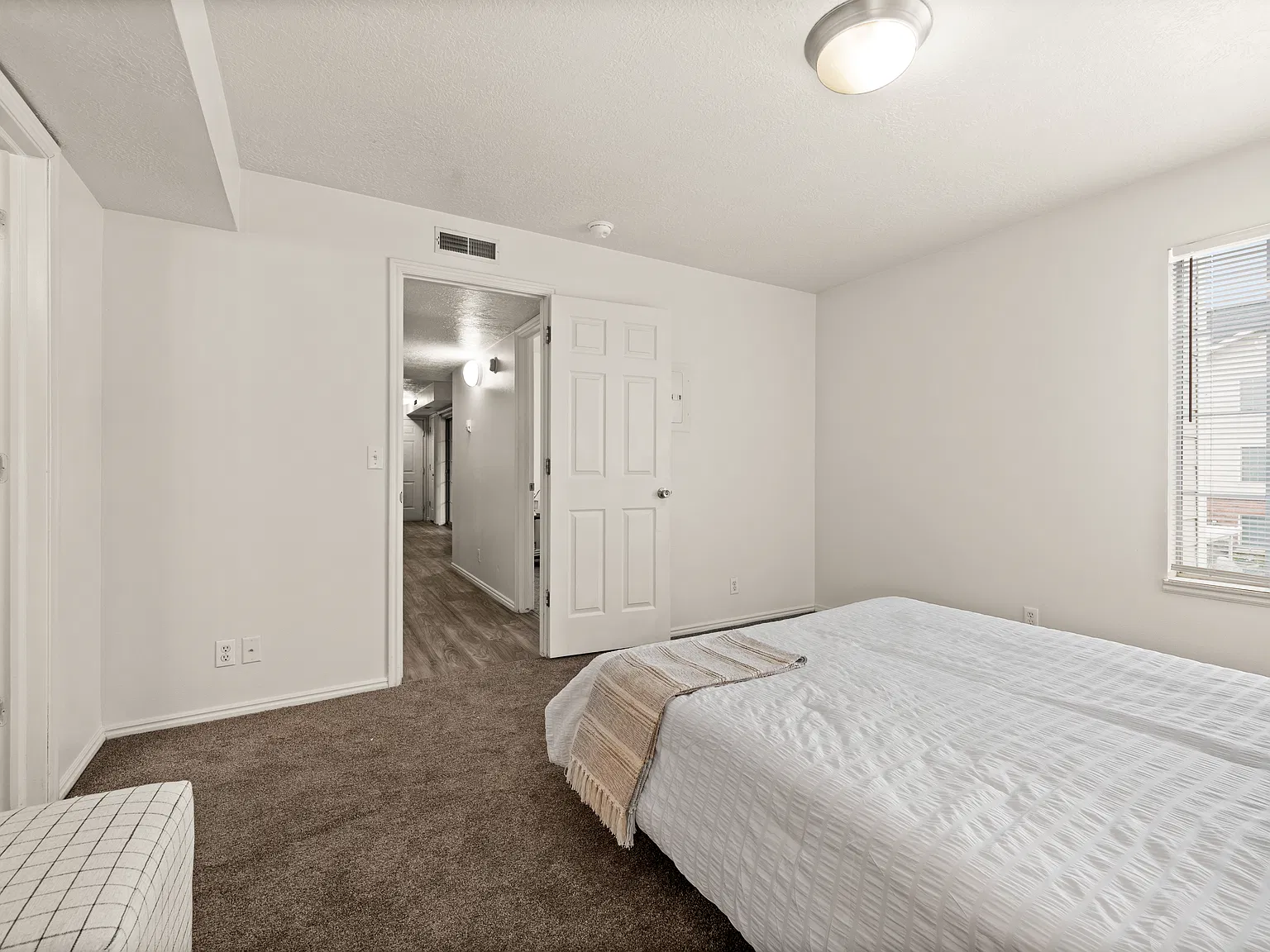 2 bed, 845 sqft, $1,550 — Photo 4