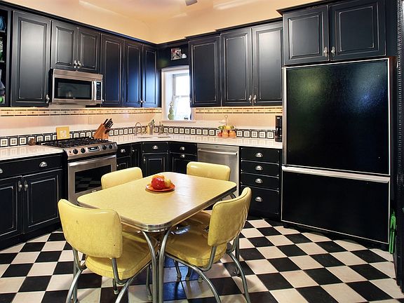 3rd image of 309 6th Ave APT 4