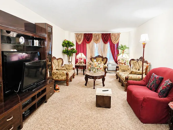 1200 East 53rd Street image 1 of 18