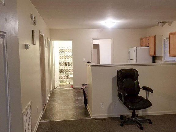 5th image of 2452 Dodson Ave