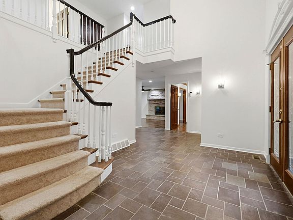 3rd image of 4 Auburn Ln