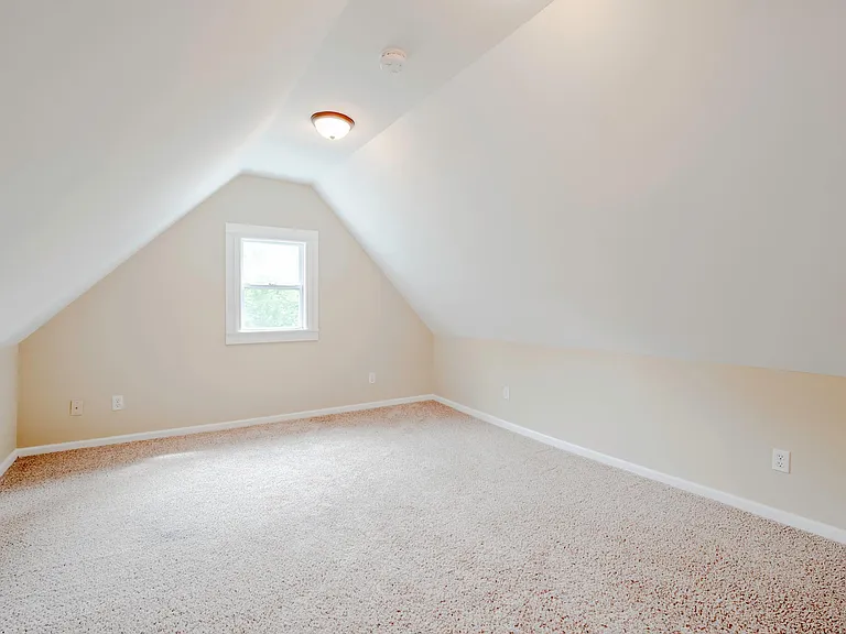 232 Lathrop St — Photo 17