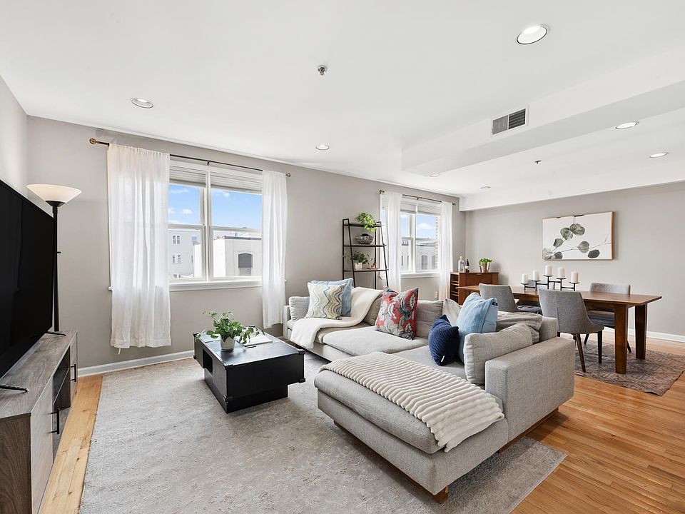 1st image of 225 Clinton St APT 4