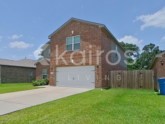 3rd image of 10631 Hillside Creek Dr