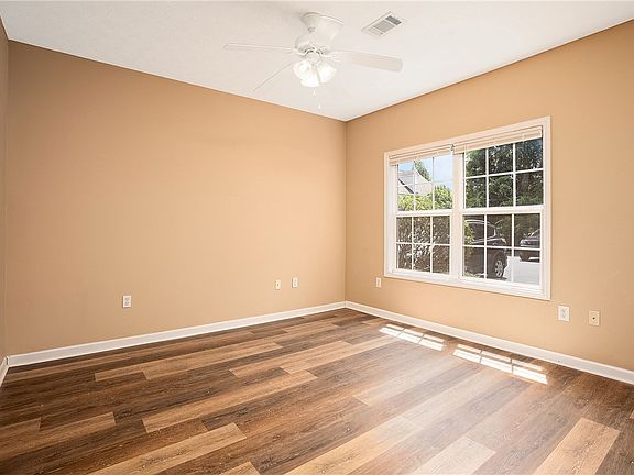 2nd image of 303 N Ross St