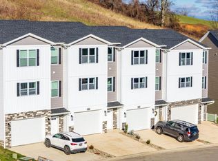 246 Red Oak Ln, Morgantown, WV 26501