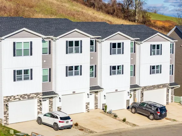 246 Red Oak Ln, Morgantown, WV 26501