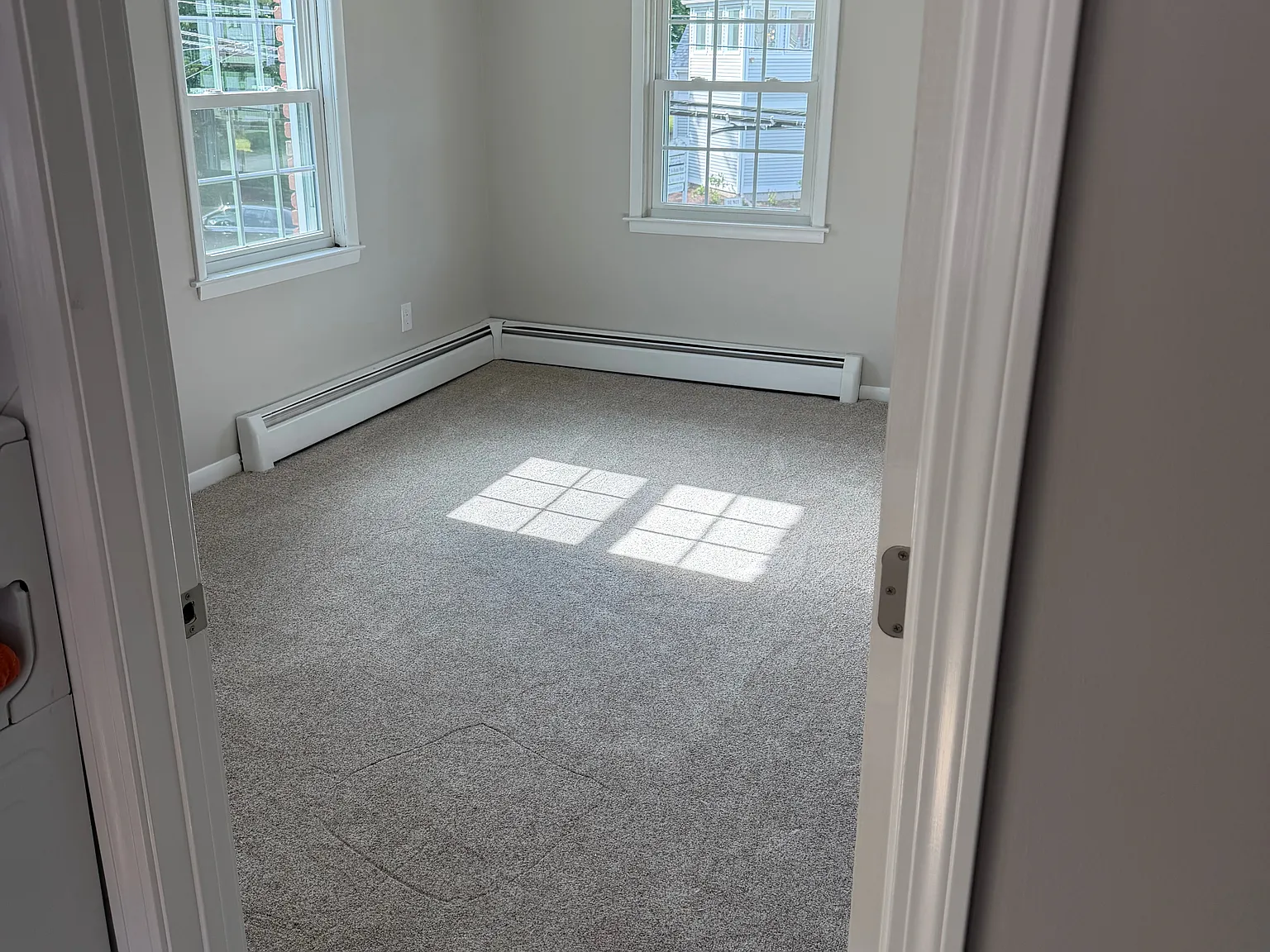 2 bed, 750 sqft, $2,400 — Photo 2