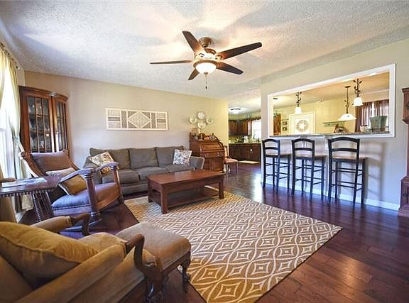 3rd image of 1344 Farmwood Dr