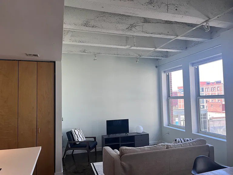 21 W 10th St #5 — Photo 7
