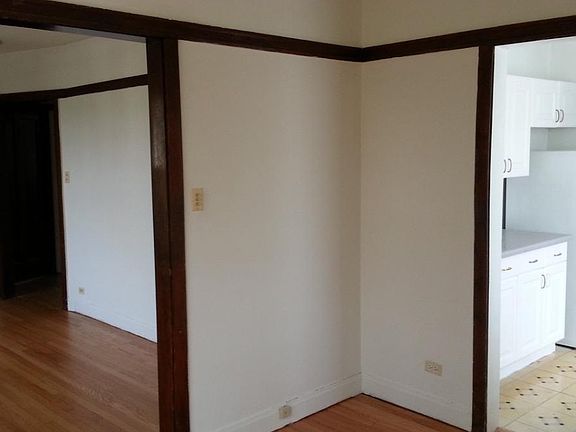 3rd image of 3749 N Leclaire Ave #2