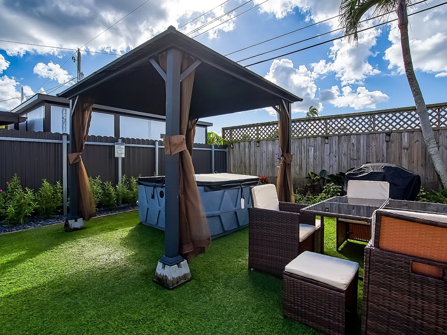 5 bed, 3780 sqft, $15,000 — Photo 2