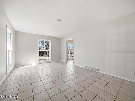 5th image of 7905 Mary Sue Dr