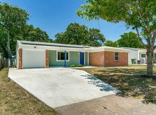 748 Oak Dr, Hurst, TX 76053