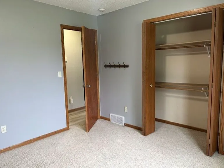 2909 W Frank St — Photo 11