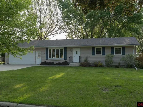 237 Allan Ave, North Mankato, MN 56003
