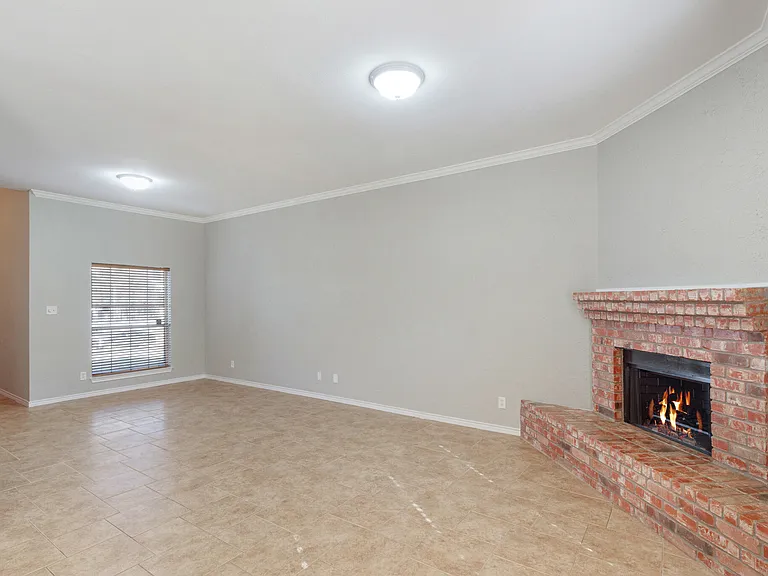 6561 Calmont Ave — Photo 19