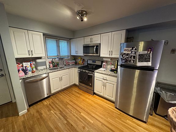 5th image of 278 Genesee Ave #1
