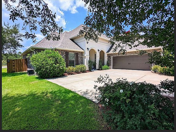 2nd image of 4712 Foxtail Palm Dr
