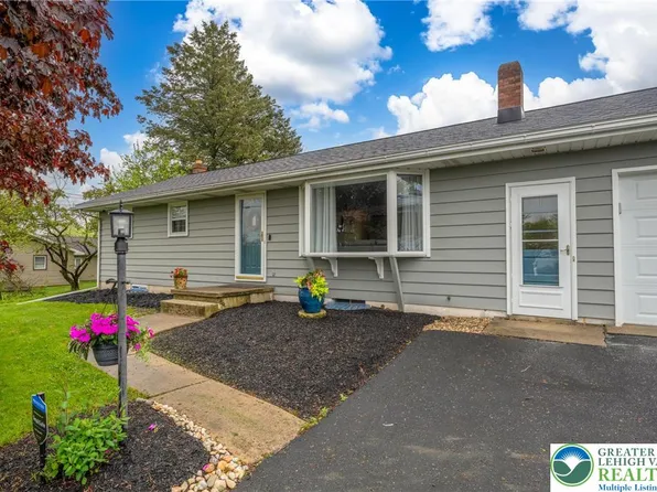 677 English Rd, Bath, PA 18014