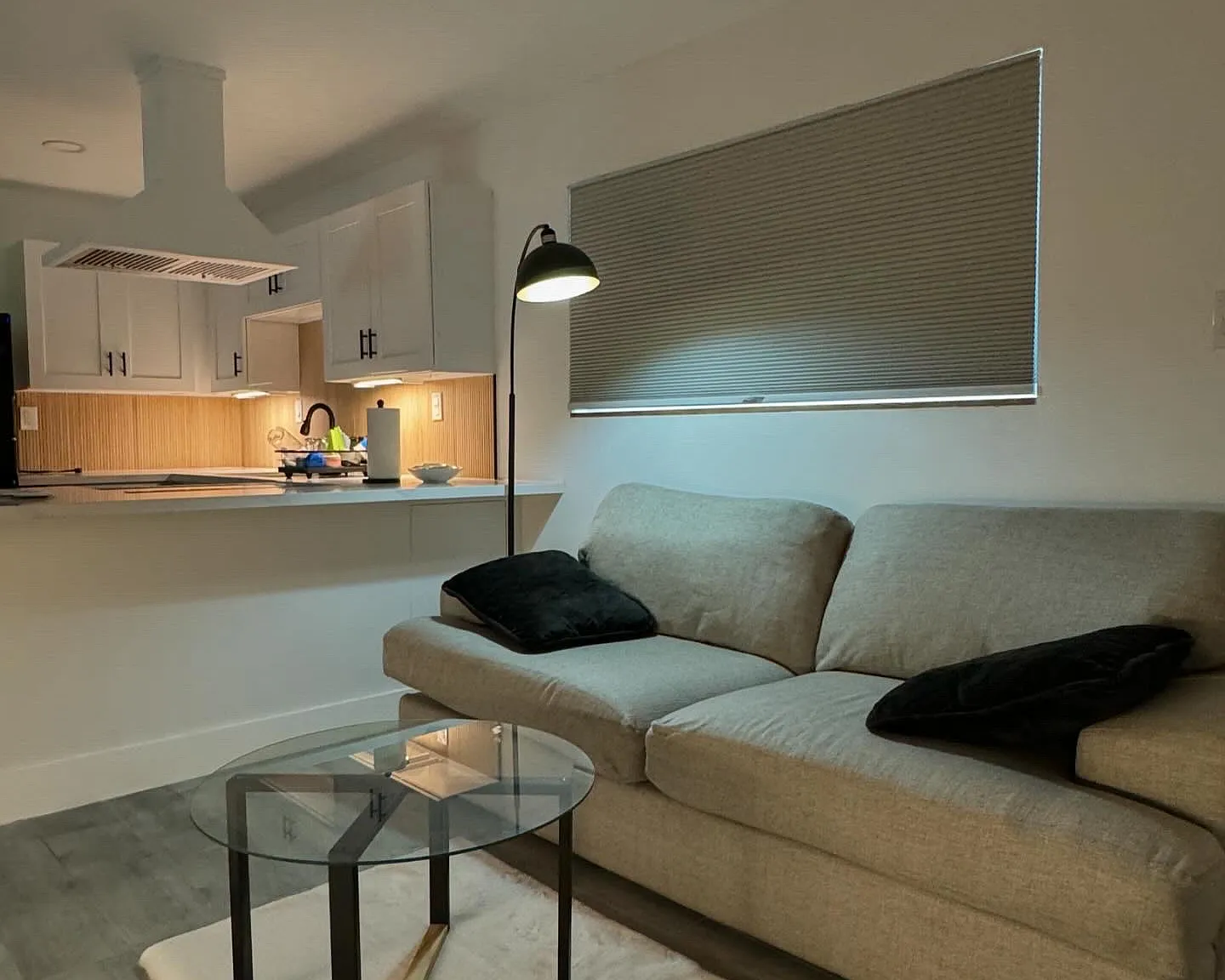 1 bed, 725 sqft, $1,295 — Photo 1