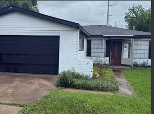 3238 Hickory Ave, Groves, TX 77619