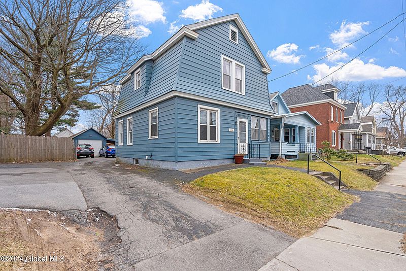 3rd image of 126 N Holmes Street