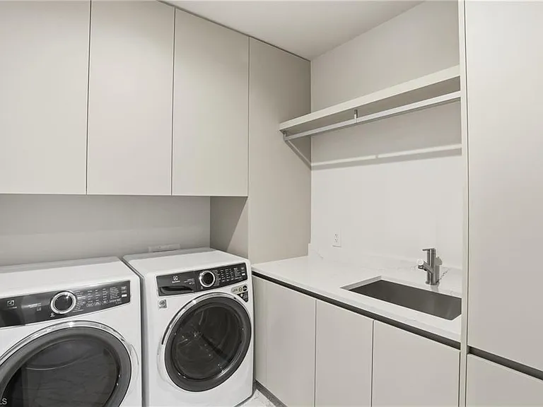 5100 Seagrass Blvd #306 — Photo 43