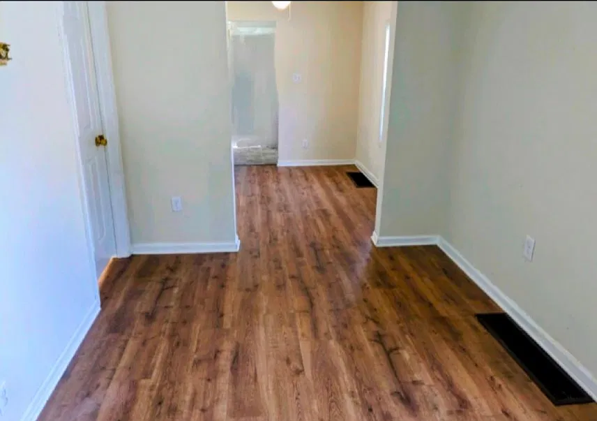2 bed, 770 sqft, $1,100 — Photo 2