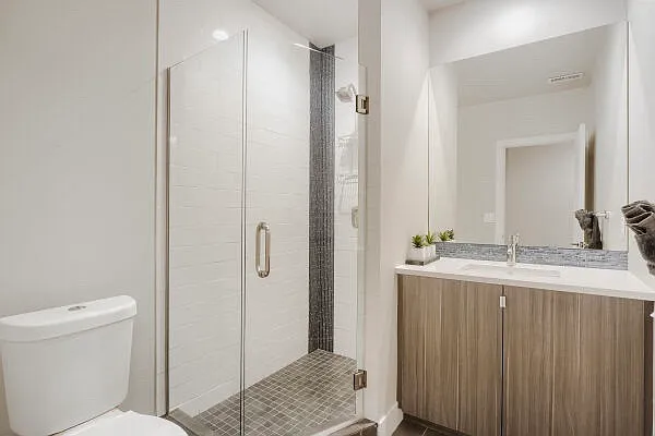 2435 S High St — Photo 17