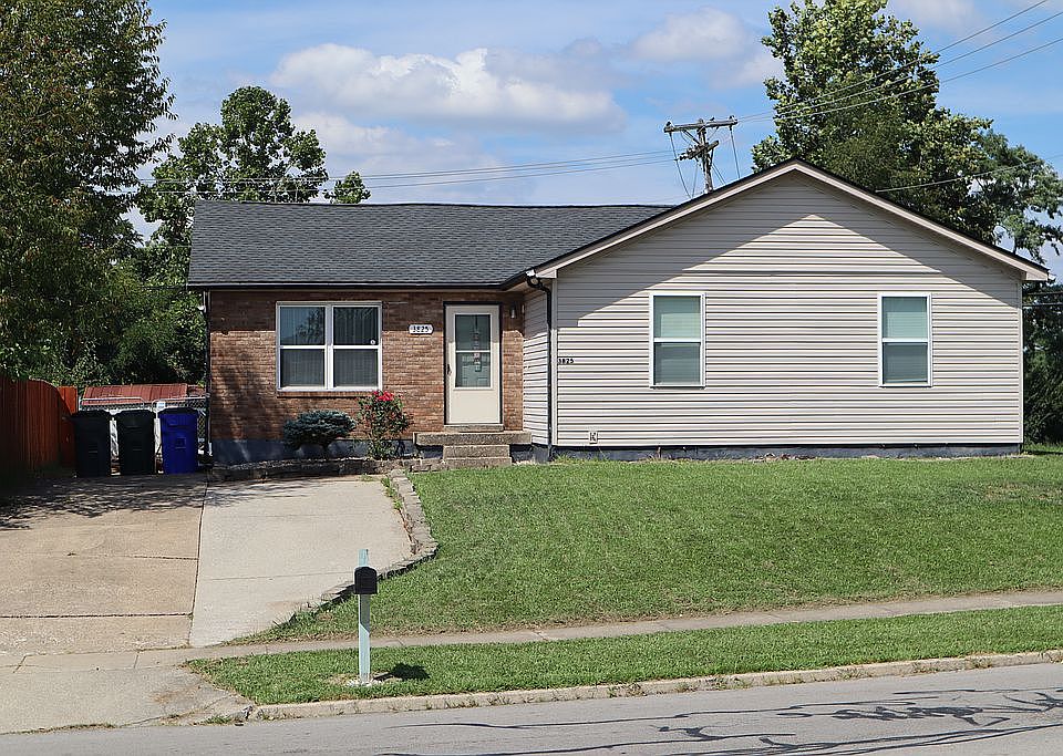 1st image of 3825 Camelot Dr