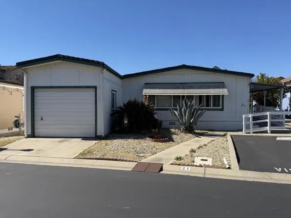 21 Poinsettia Gardens Dr, Ventura, CA 93004