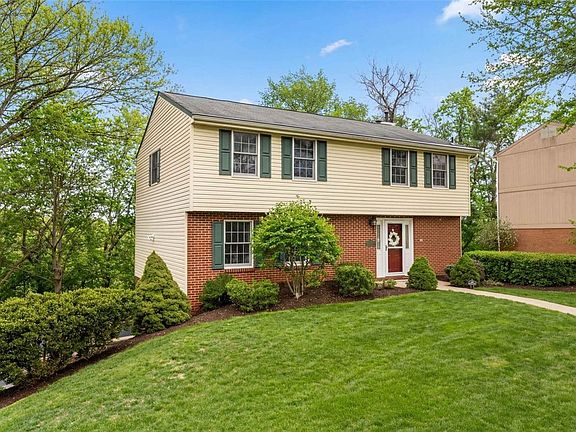 2nd image of 9044 Woodview Dr