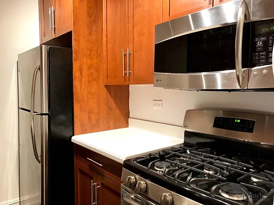 Rented by Anchor Associates | media 10