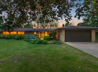 5531 Long Ct, Appleton, WI 54914