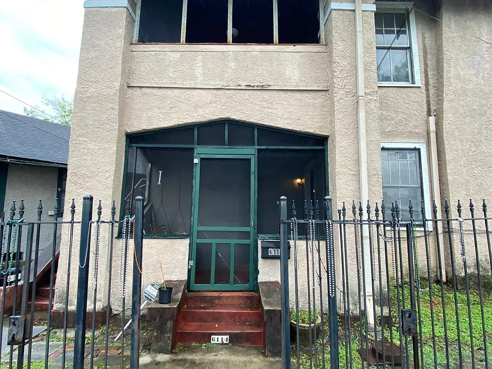 6112 S Claiborne Ave