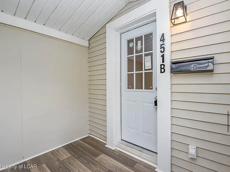 451 Moss St #2 — Photo 2