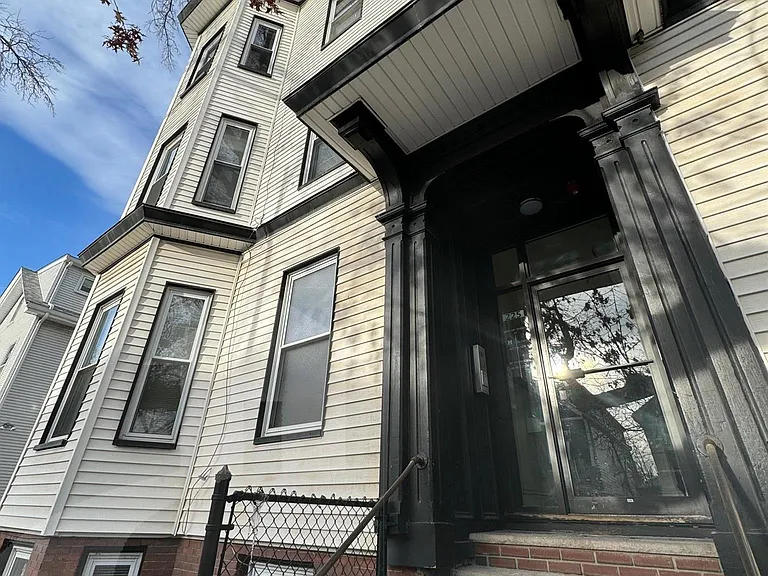 223 Broadway #8 — Photo 7