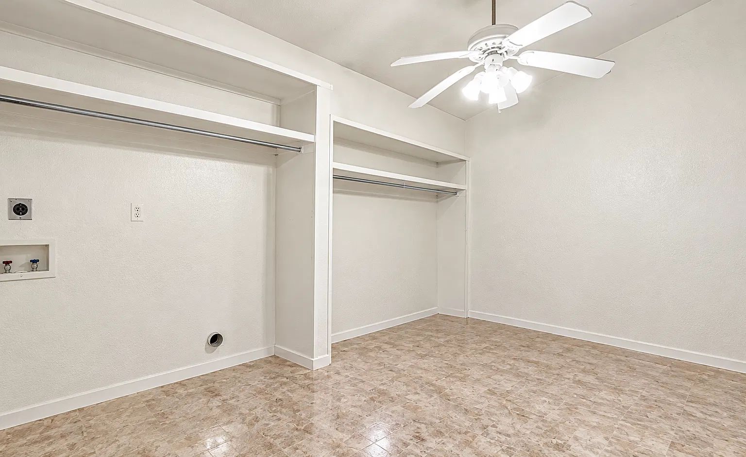 184 Oak Terrace - 1 — Photo 4