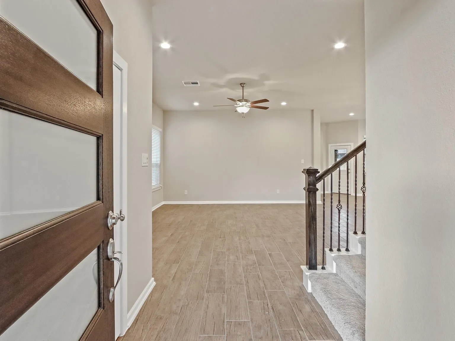 4 bed, 2.5 bath, 2289 sqft, $2,750 — Photo 3