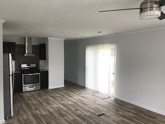 3rd image of 53 Meadow Dr