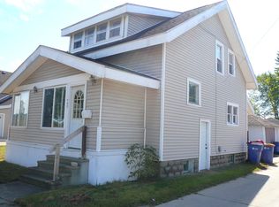 408 Crosby St NW, Grand Rapids, MI 49504